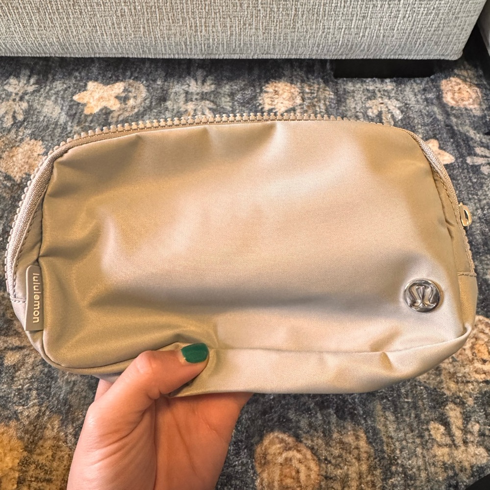 Lululemon Gray Everywhere Belt Bag NWT